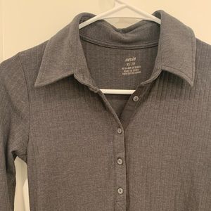 Collared, ribbed dress with slits